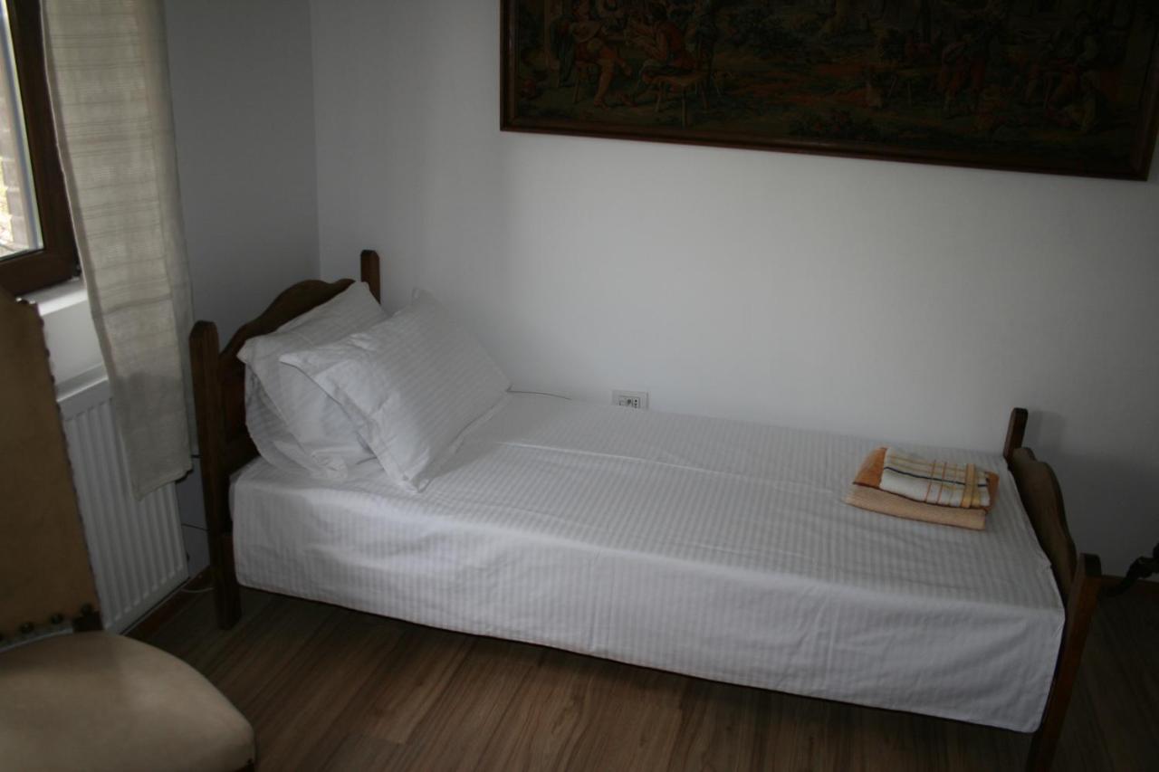 Colev Rooms Фокшаны Экстерьер фото